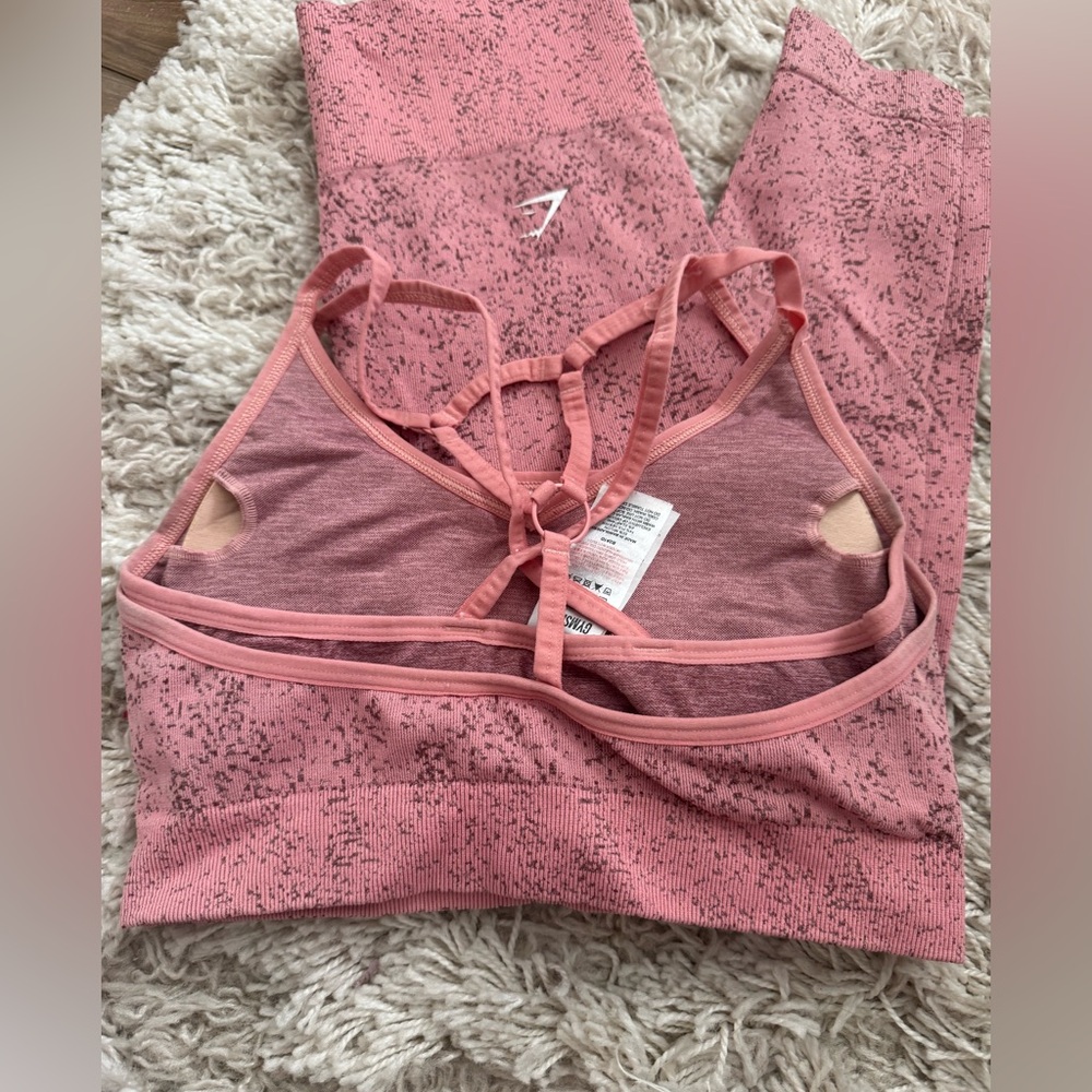 GYMSHARK SET - Picture 6 of 6